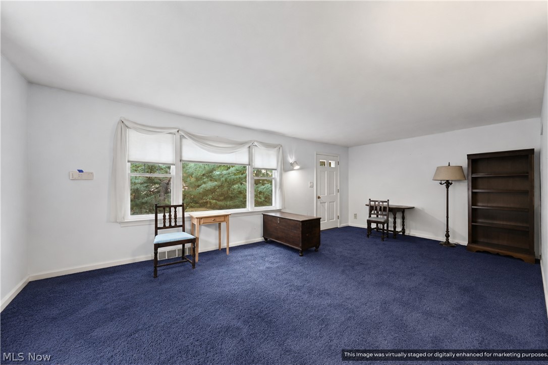 249 S Main Street Property Photo 8