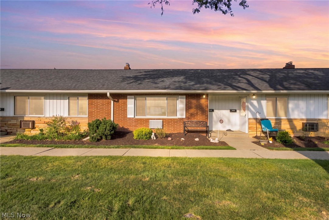 5651 Broadview Road B5 Property Photo 1