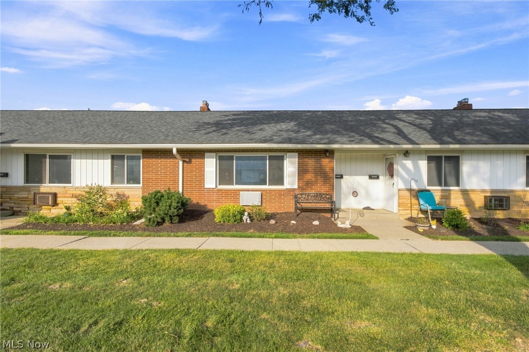 5651 Broadview Road B5 Property Photo 2