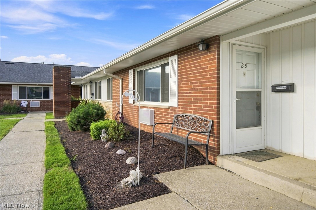 5651 Broadview Road B5 Property Photo 6