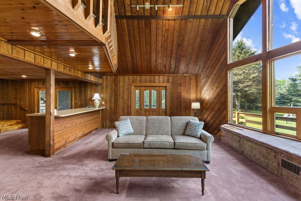 7734 Seasons Road Property Photo 7