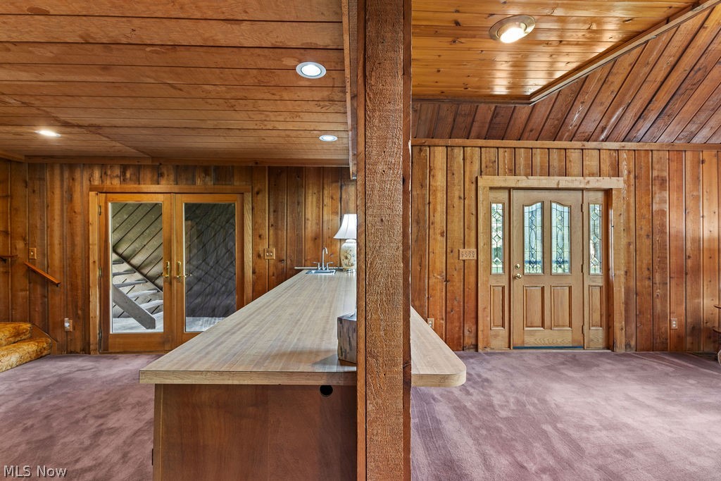 7734 Seasons Road Property Photo 9