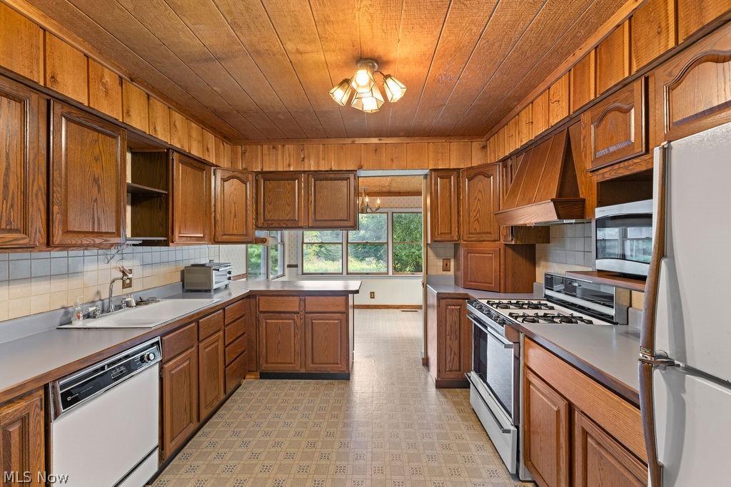 7734 Seasons Road Property Photo 13
