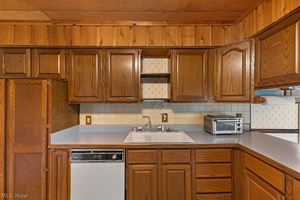 7734 Seasons Road Property Photo 15