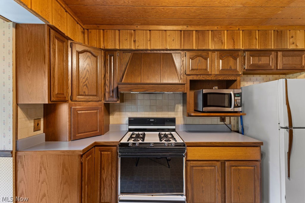7734 Seasons Road Property Photo 16