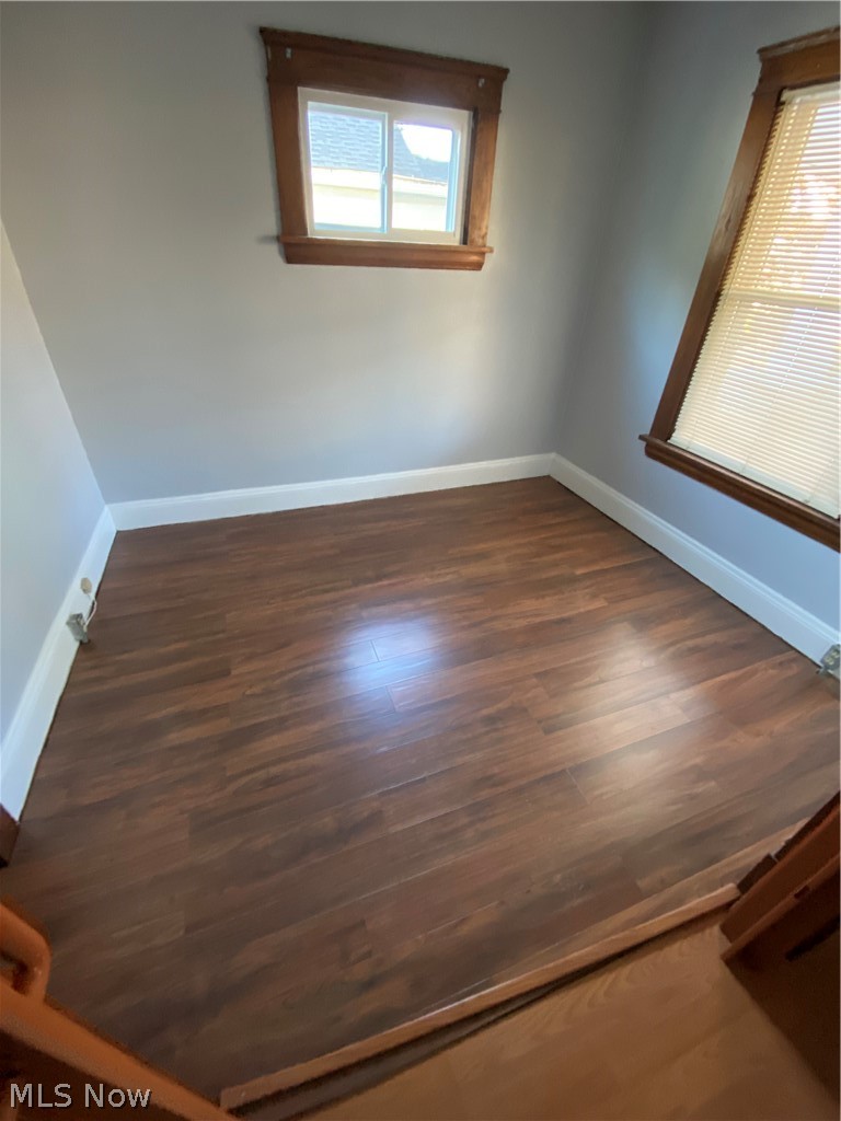 14210 Kingsford Avenue Property Photo 4