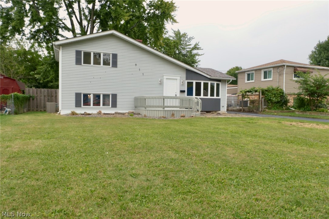 911 West Drive Property Photo 1