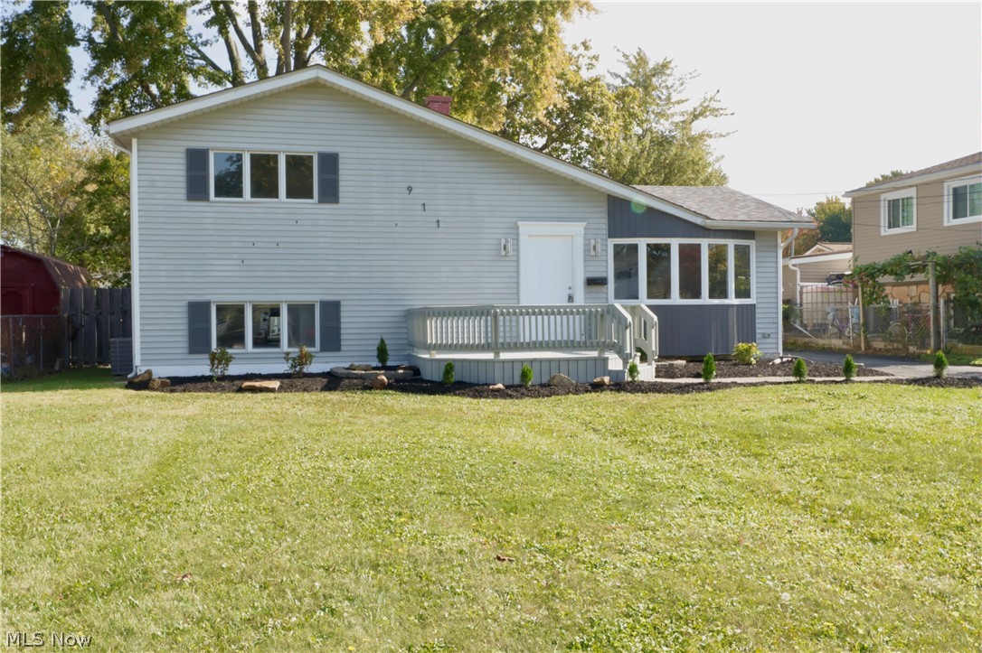 911 West Drive Property Photo 1