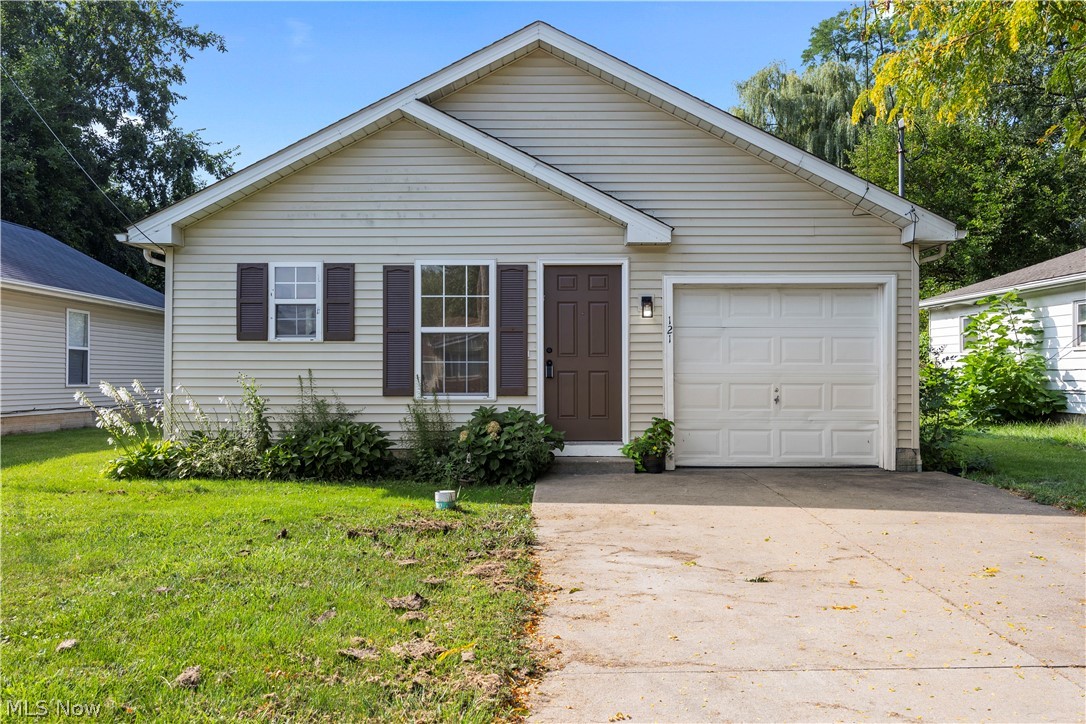 121 Parmely Avenue Property Photo 1