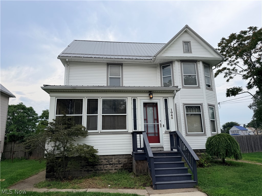 1043 W 50th Street Property Photo 1