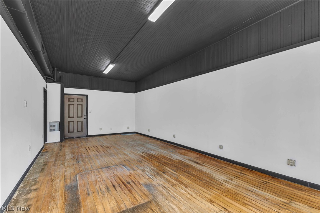 913 Lake Avenue Property Photo 14