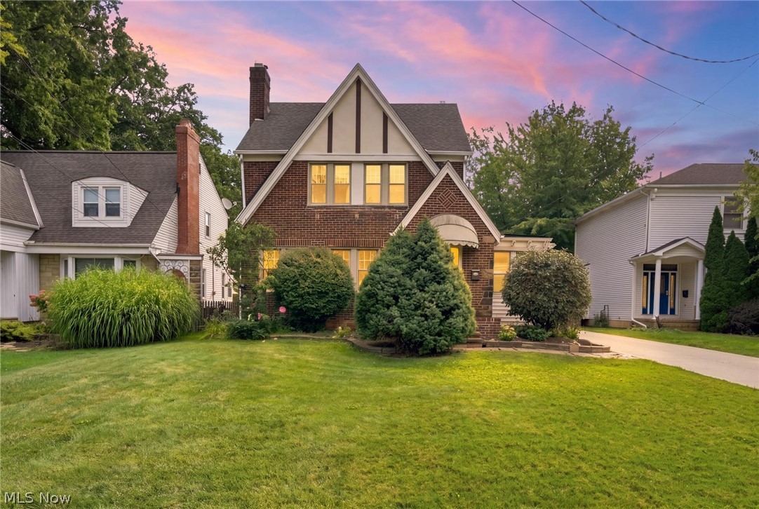 895 Richmond Road