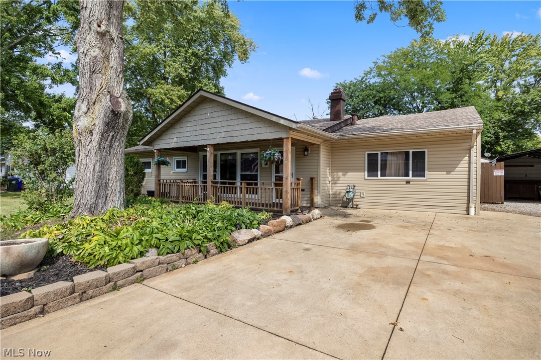 225 Forest Street Property Photo 1