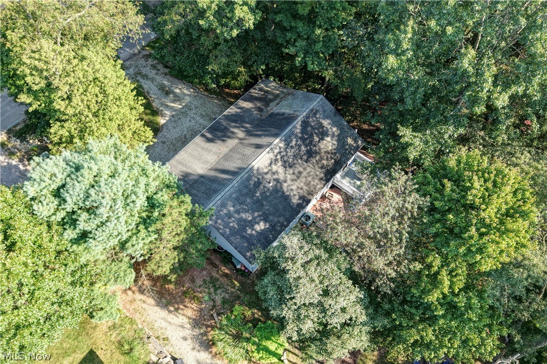 668 Floral Valley Drive E Property Photo 18