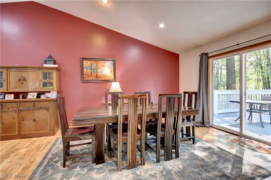 668 Floral Valley Drive E Property Photo 23