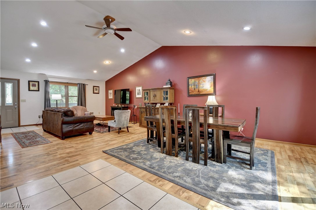 668 Floral Valley Drive E Property Photo 24