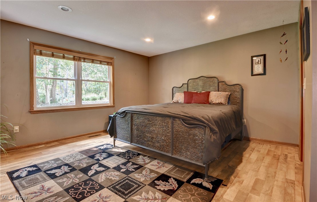 668 Floral Valley Drive E Property Photo 28