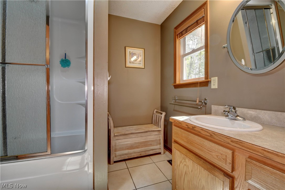 668 Floral Valley Drive E Property Photo 30