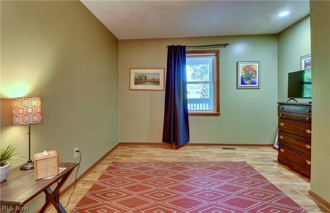 668 Floral Valley Drive E Property Photo 34