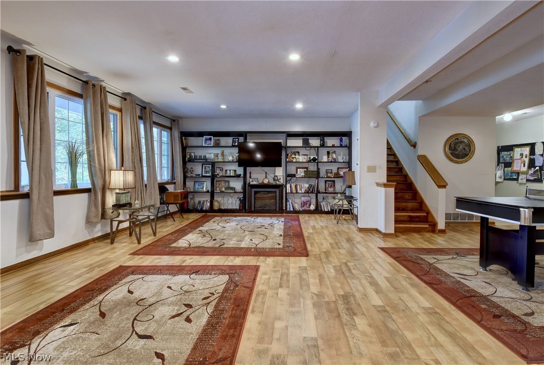 668 Floral Valley Drive E Property Photo 39