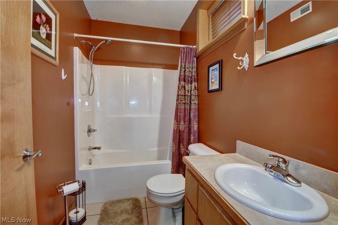 668 Floral Valley Drive E Property Photo 42