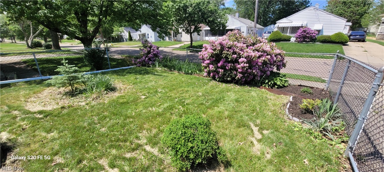 826 Reed Property Photo 3