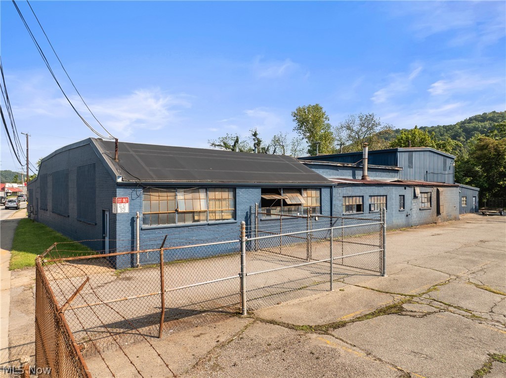 1702 Wheeling Avenue Property Photo 3