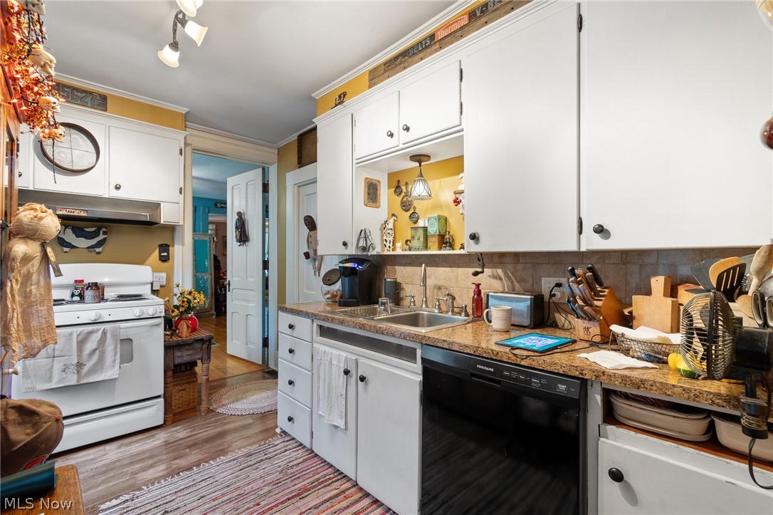 349 Bever Property Photo 10