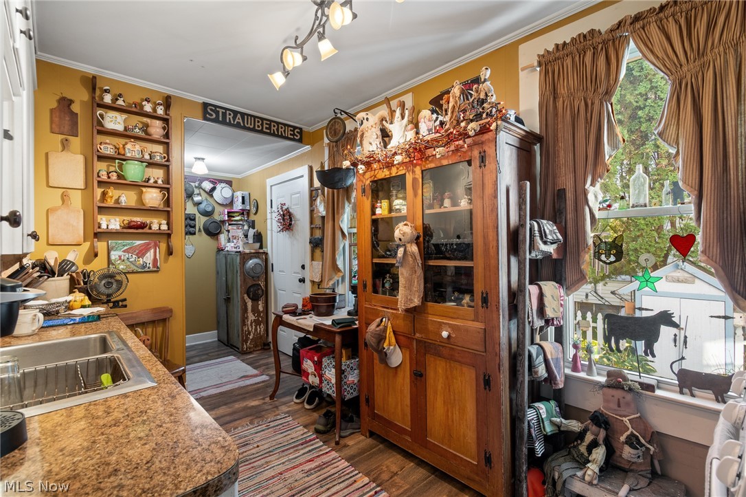 349 Bever Property Photo 11