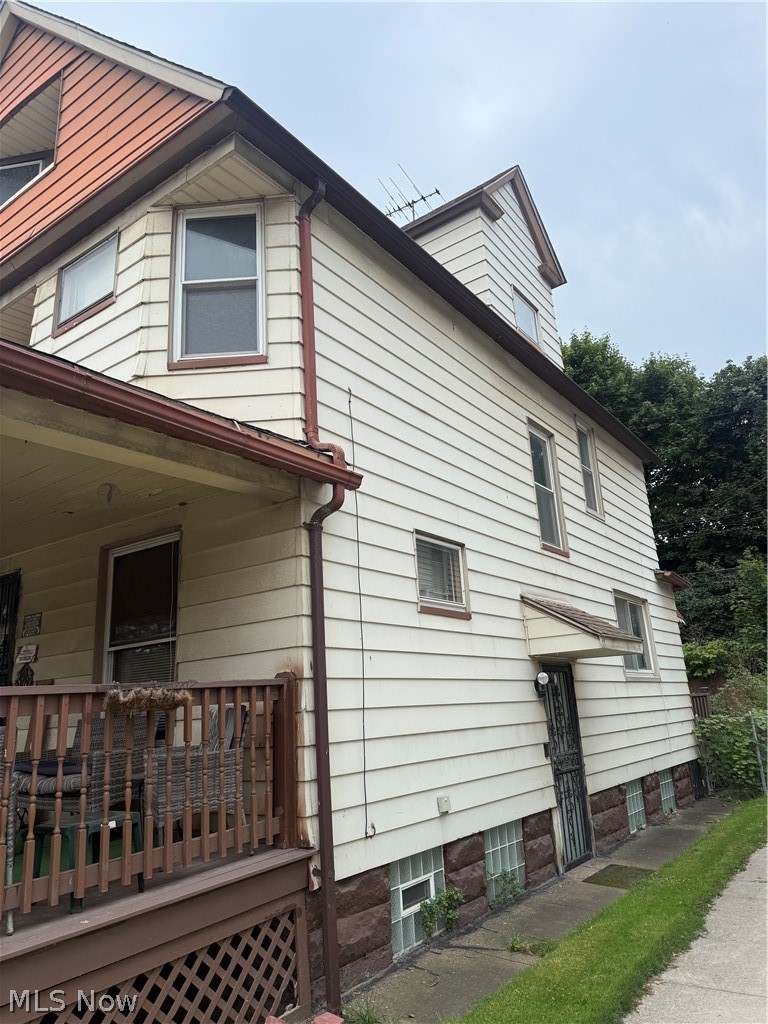 920 E 73rd Street Property Photo 2