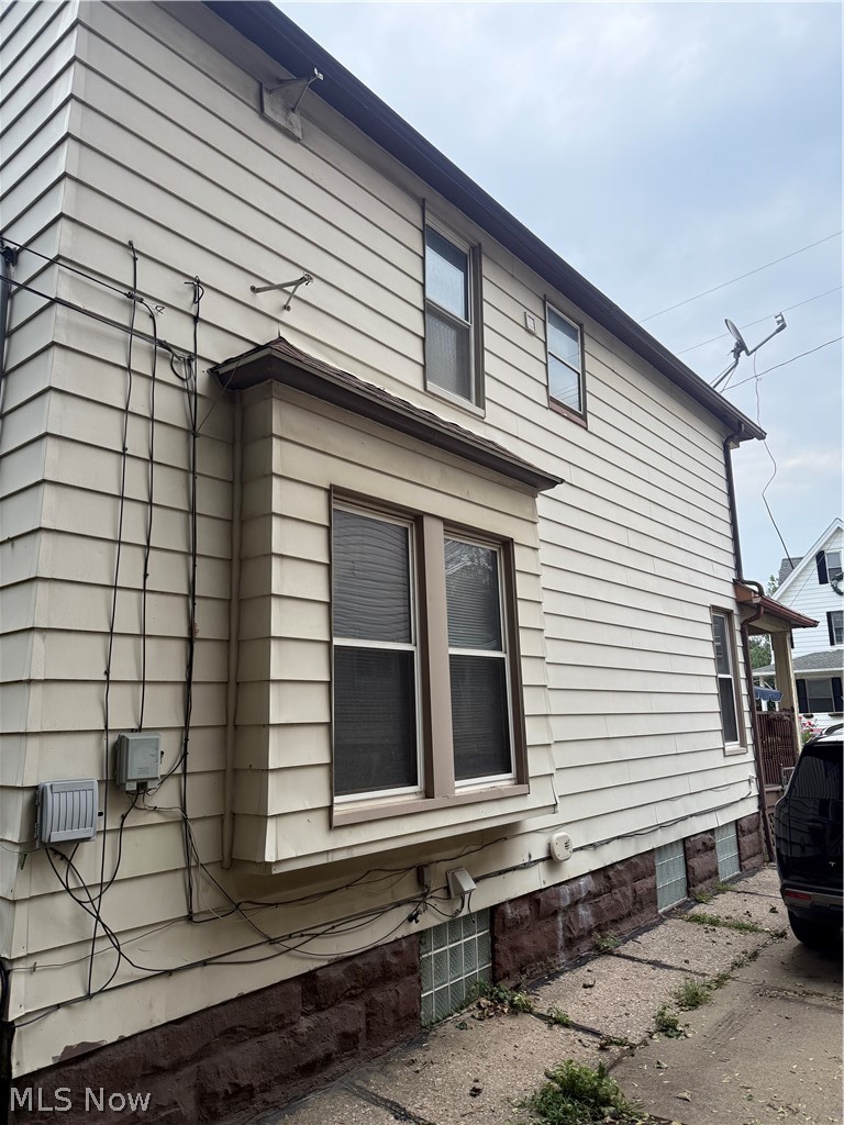 920 E 73rd Street Property Photo 3