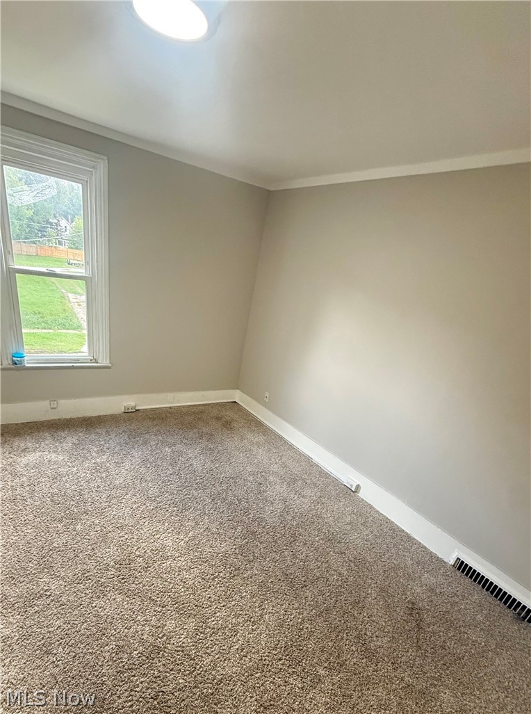 686 Sumner Street Property Photo 3