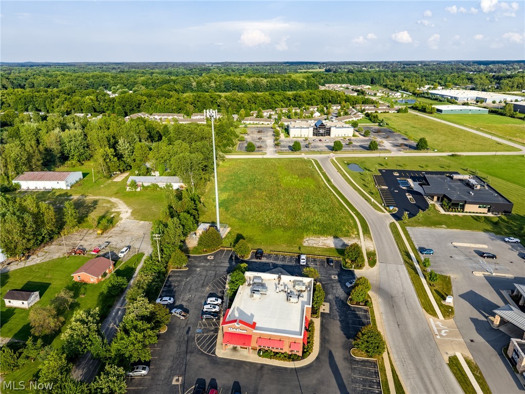 2 Emerald Pky E Property Photo 1