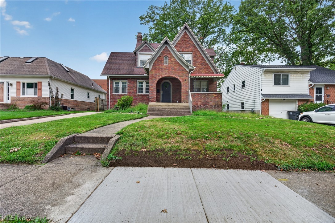 654 Moreley Avenue Property Photo 1