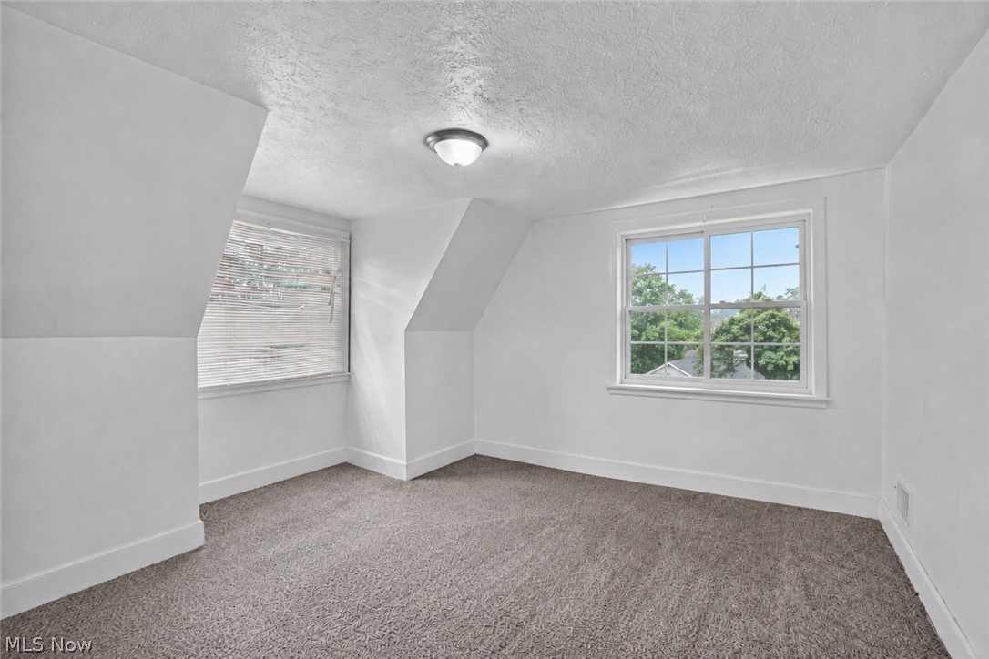 654 Moreley Avenue Property Photo 14