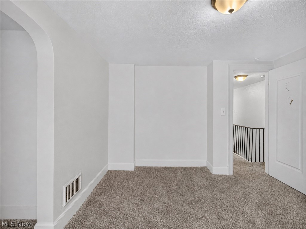 654 Moreley Avenue Property Photo 18