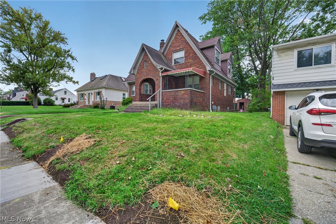 654 Moreley Avenue Property Photo 25
