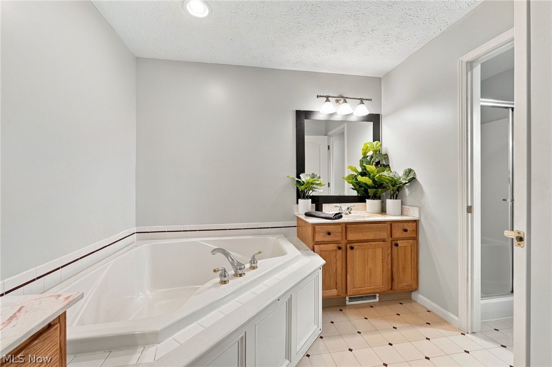 384 Clearbrook Drive Property Photo 18