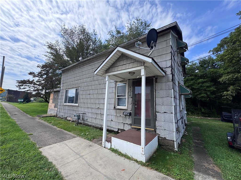 8574 N High Street Property Photo 1