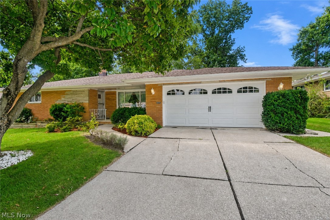 1634 Parkview Drive Property Photo 1