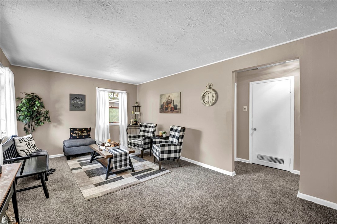 25595 Chatworth Drive Property Photo 4