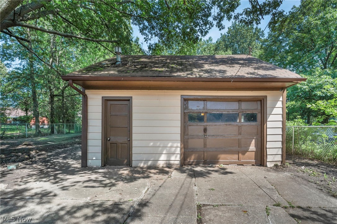 25595 Chatworth Drive Property Photo 33