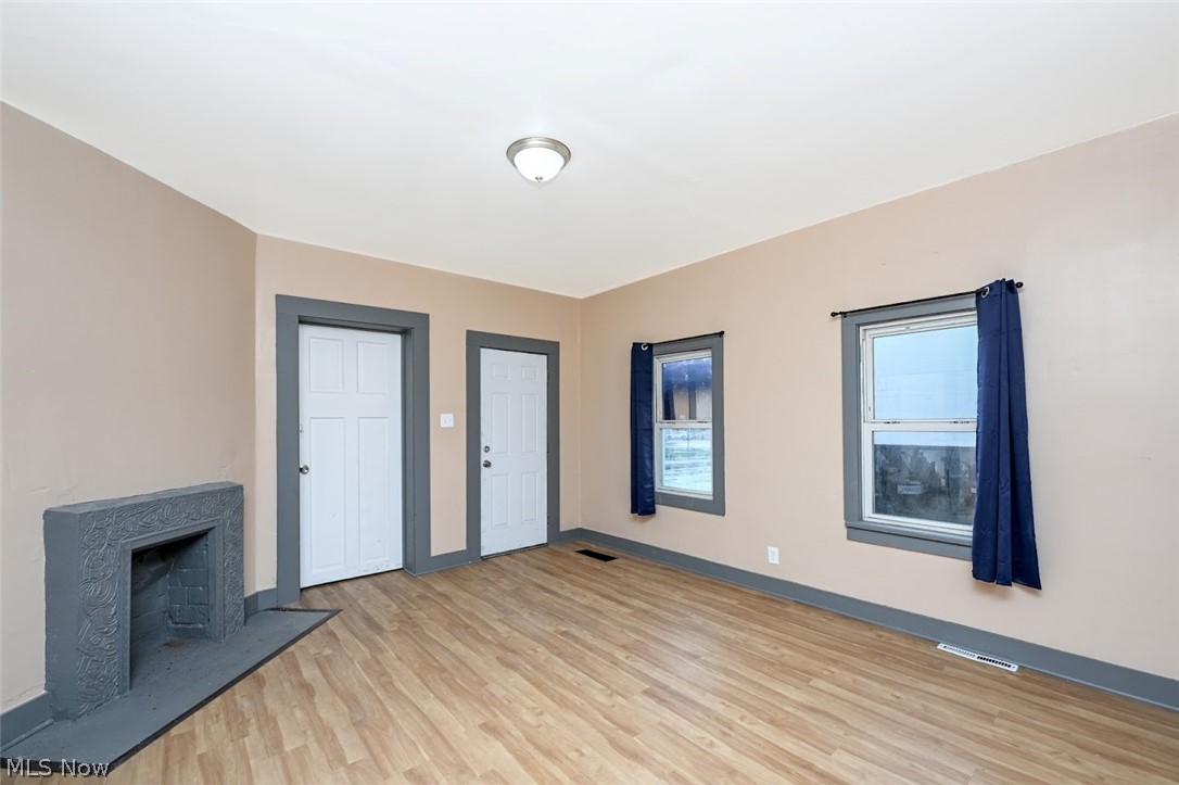 906 E Buchtel Avenue Property Photo 6