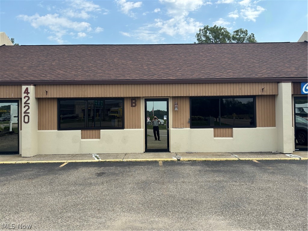 4220 State Route 43 Unit B Property Photo 1