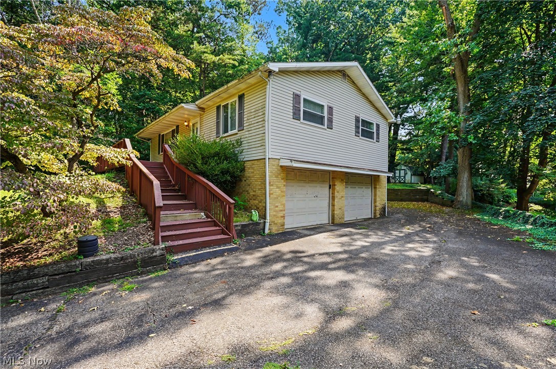 3087 Tower Hill Drive Property Photo 4