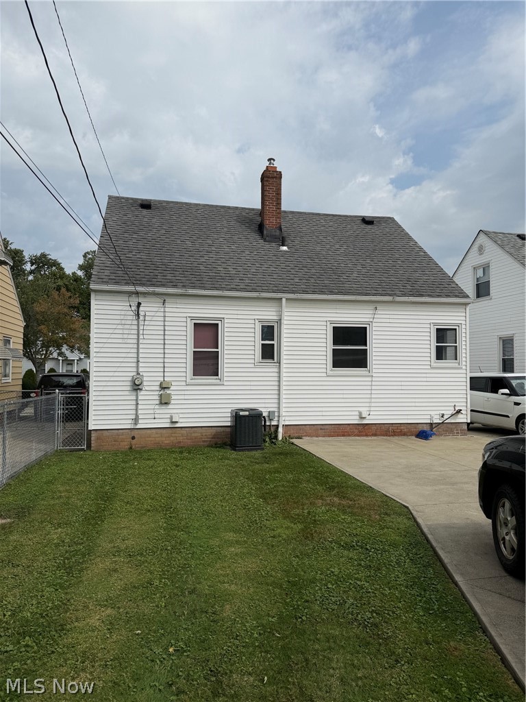 7425 Glencoe Avenue Property Photo 2