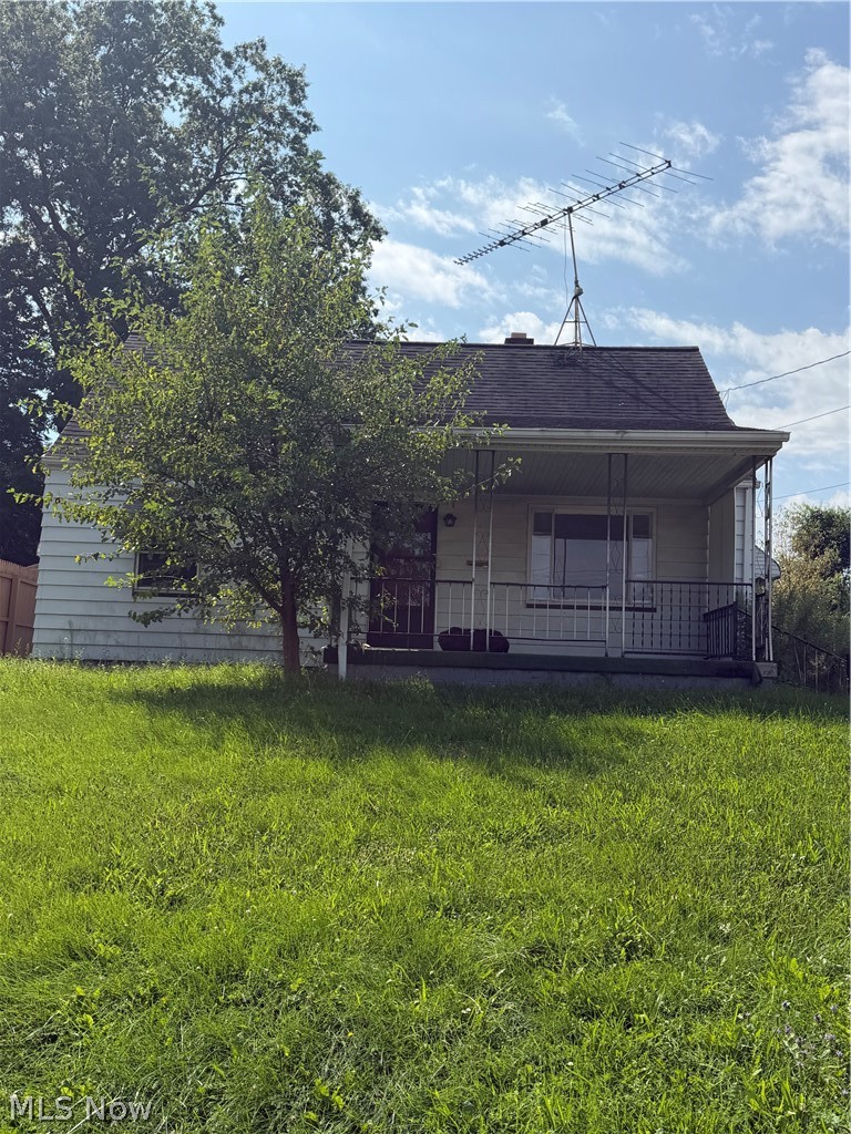 411 E Laclede Avenue Property Photo 1