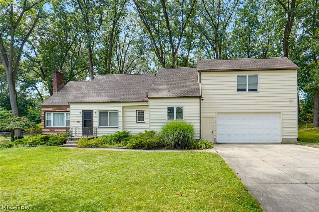 3504 Lakeview Boulevard Property Photo 2