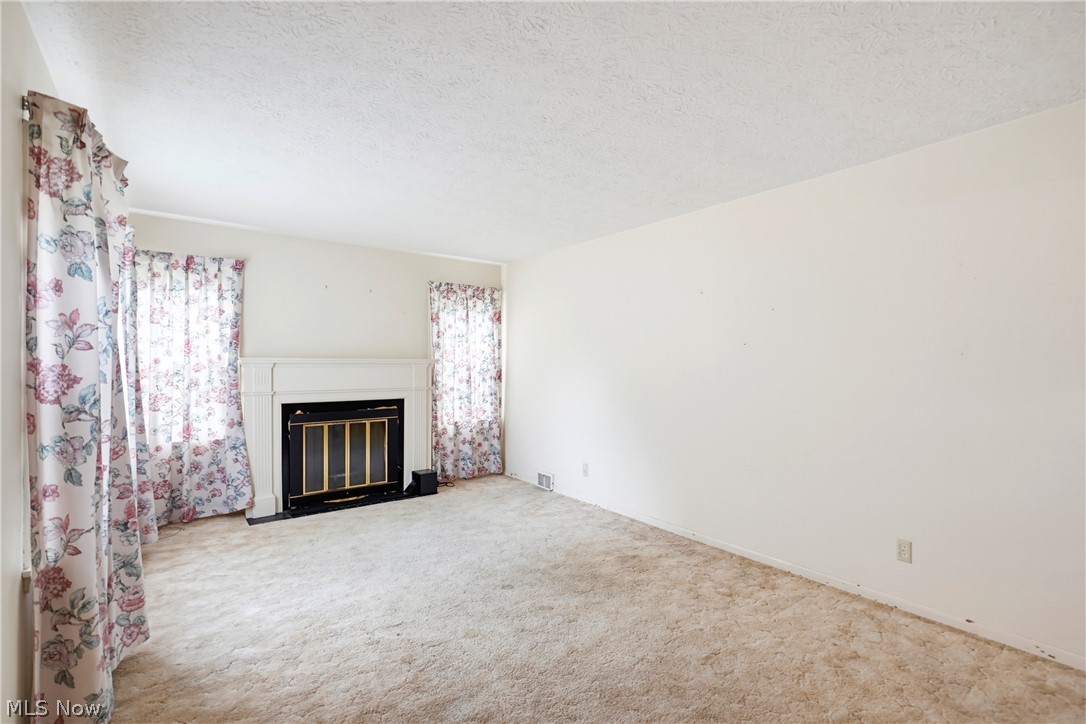 3504 Lakeview Boulevard Property Photo 4