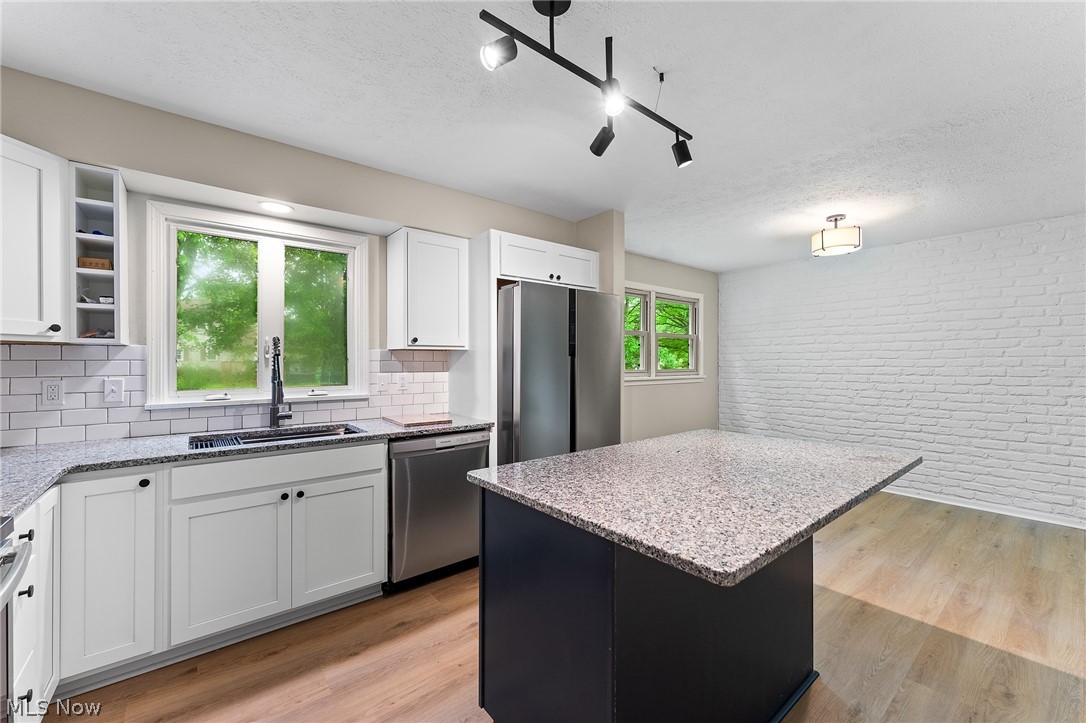 6820 Lockwood Boulevard Property Photo 3